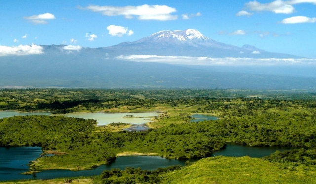 01TE11-IM1001-arusha-national-park-1475